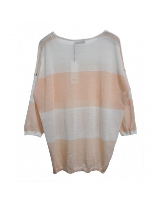 Beautiful white and light peach oversize sweater in fine knit with 3/4 sleeves